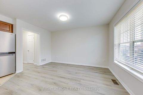 Photo 9 at 2872 Garnethill Way, WM Westmount, Oakville