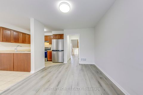Photo 10 at 2872 Garnethill Way, WM Westmount, Oakville