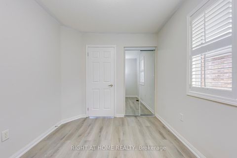Photo 25 at 2872 Garnethill Way, WM Westmount, Oakville