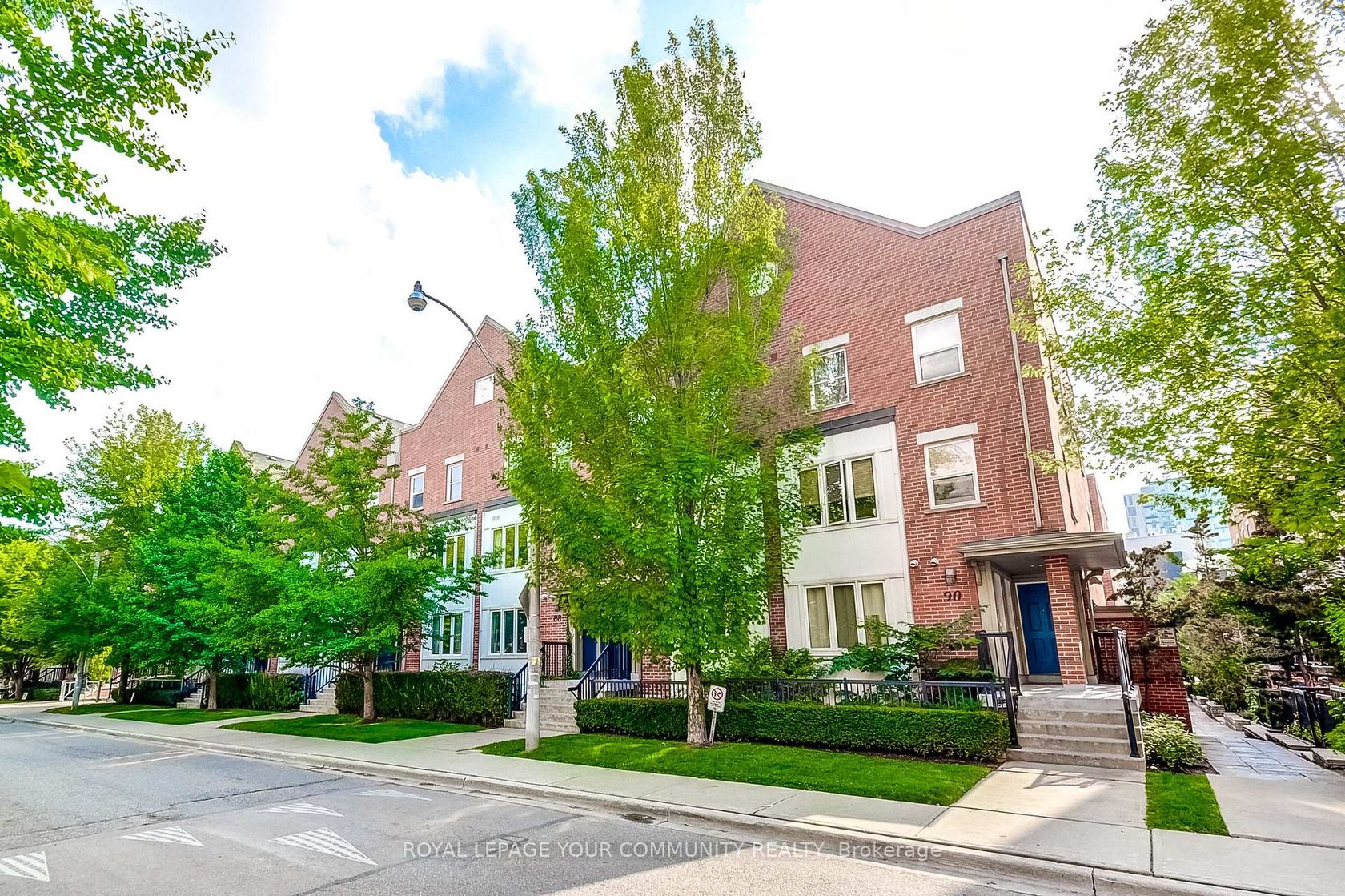 27 Florence Wyle Lane, South Riverdale, Toronto 