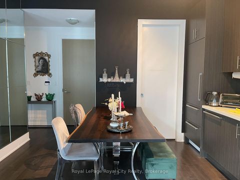 Photo 11 at 830 - 39 Queens Quay E, Waterfront Communities C8, Toronto