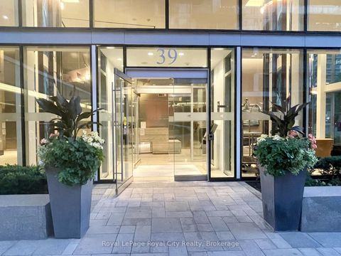 Photo 39 at 830 - 39 Queens Quay E, Waterfront Communities C8, Toronto