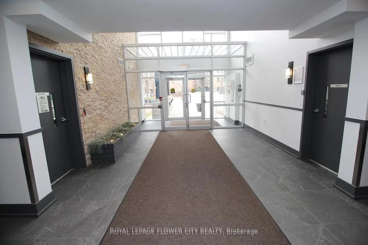 Photo 1 at 215 - 570 Lolita Gardens, Mississauga Valleys, Mississauga
