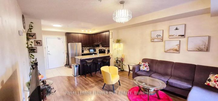 Photo 5 at 215 - 570 Lolita Gardens, Mississauga Valleys, Mississauga