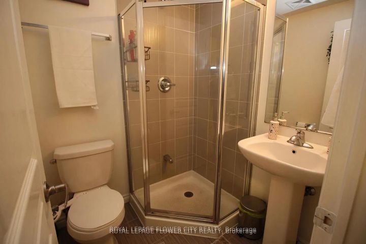 Photo 13 at 215 - 570 Lolita Gardens, Mississauga Valleys, Mississauga