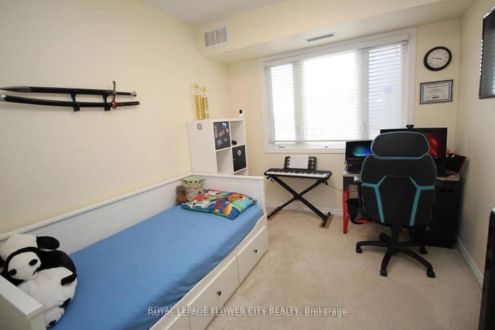 Photo 14 at 215 - 570 Lolita Gardens, Mississauga Valleys, Mississauga