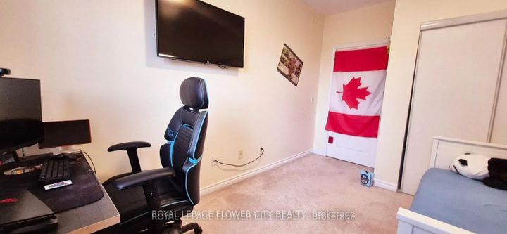 Photo 15 at 215 - 570 Lolita Gardens, Mississauga Valleys, Mississauga