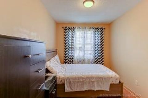 Photo 13 at 8 - 37 Four Winds Drive, York University Heights, Toronto