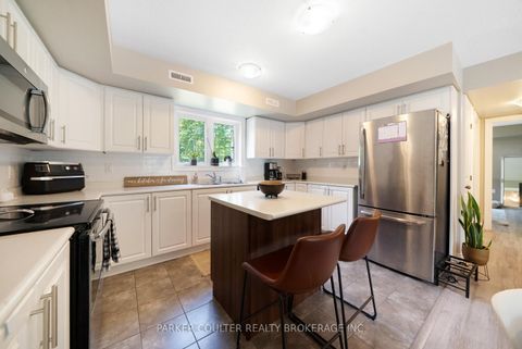 Photo 4 at 640 Mapleview Drive E, Rural Innisfil, Innisfil Photo 4 at 640 Mapleview Drive E, Rural Innisfil, Innisfil