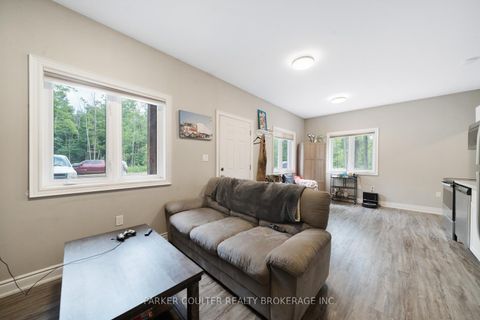 Photo 33 at 640 Mapleview Drive E, Rural Innisfil, Innisfil