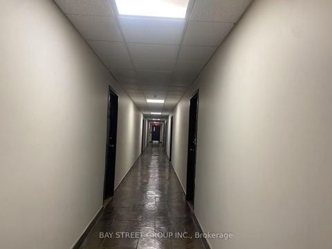 Photo 9 at 212 - 7378 Yonge Street, Yorkhill, Vaughan
