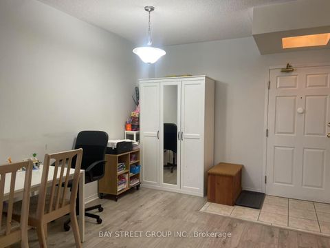 Photo 14 at 212 - 7378 Yonge Street, Yorkhill, Vaughan