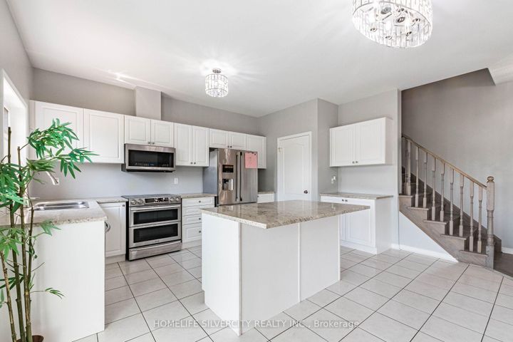 Photo 11 at 42 Cookview Drive, Wellington, Brampton
