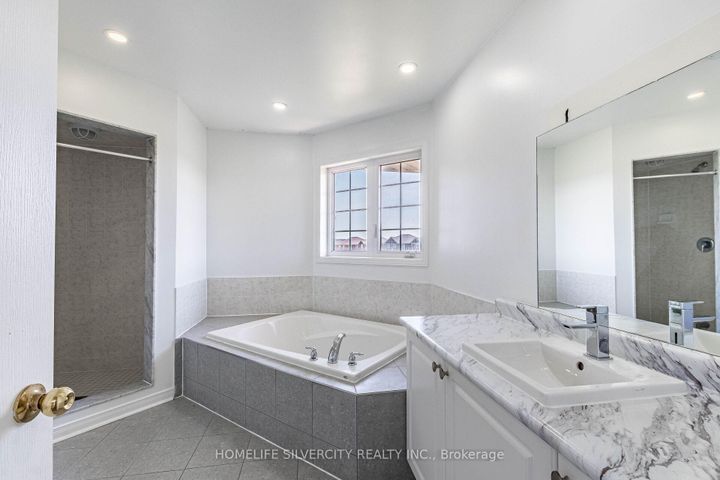 Photo 24 at 42 Cookview Drive, Wellington, Brampton