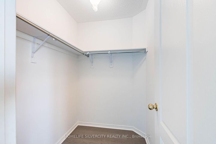 Photo 25 at 42 Cookview Drive, Wellington, Brampton