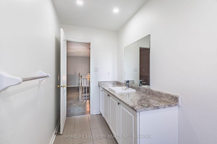 Photo 32 at 42 Cookview Drive, Wellington, Brampton