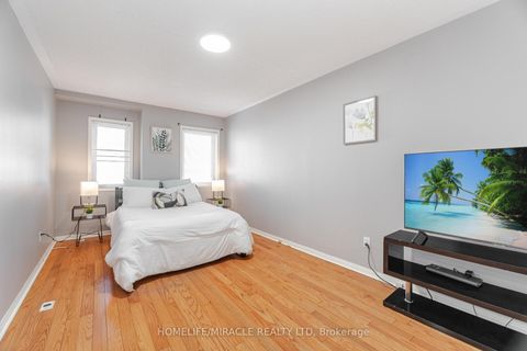 Photo 33 at 32 - 83 Mondeo Drive, Malvern, Toronto