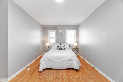 Photo 36 at 32 - 83 Mondeo Drive, Malvern, Toronto