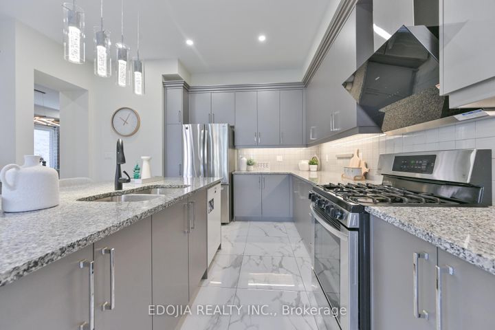 Photo 19 at 11 Alex Black Street, Patterson, Vaughan