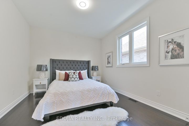 Photo 32 at 11 Alex Black Street, Patterson, Vaughan