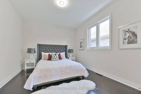 Photo 32 at 11 Alex Black Street, Patterson, Vaughan