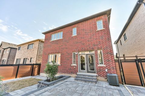 Photo 46 at 11 Alex Black Street, Patterson, Vaughan