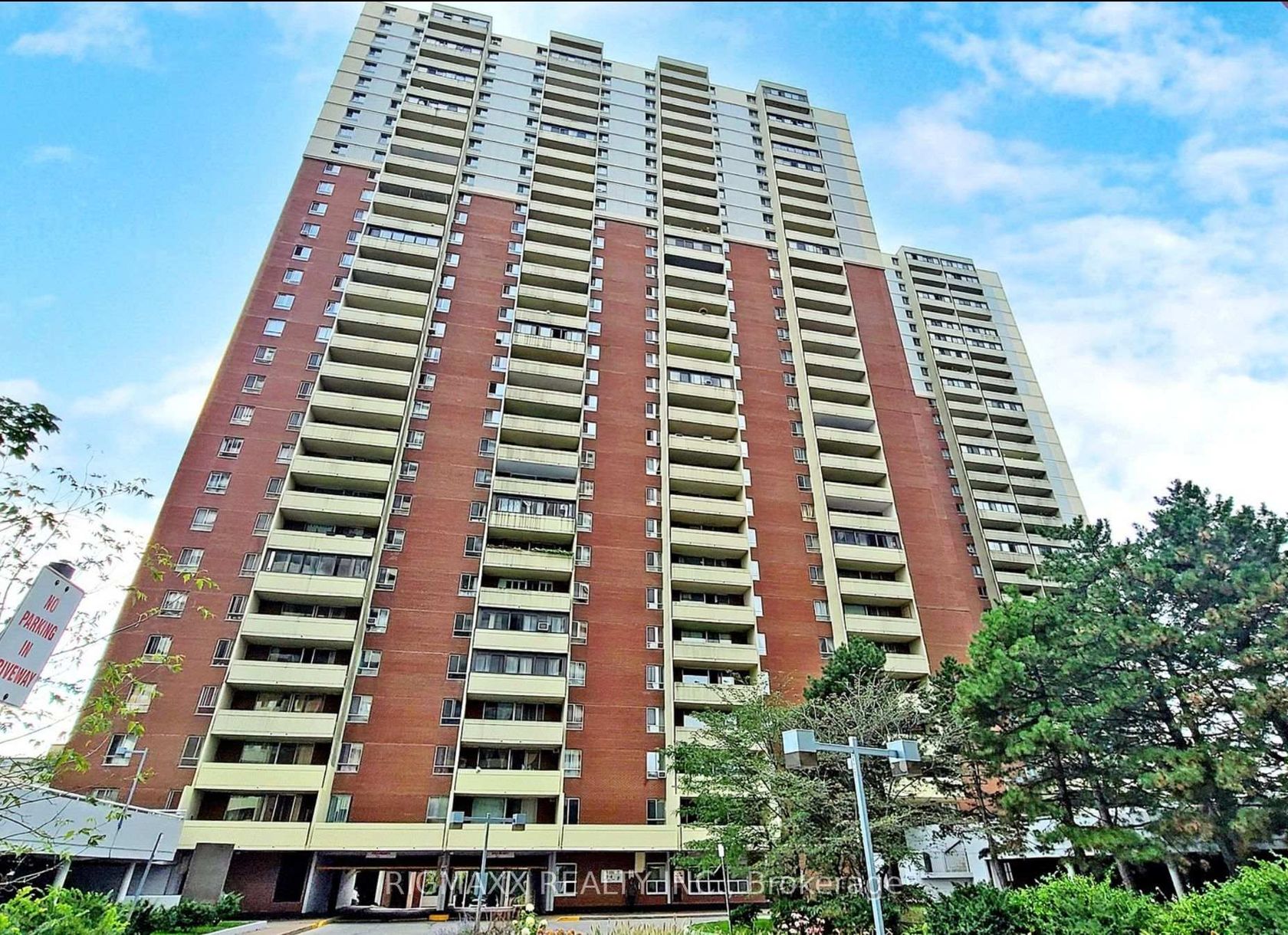 907 - 1 Massey Square, Crescent Town, Toronto 