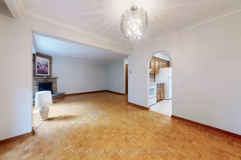 Photo 5 at 9 Comrie Terrace, Cliffcrest, Toronto Photo 5 at 9 Comrie Terrace, Cliffcrest, Toronto