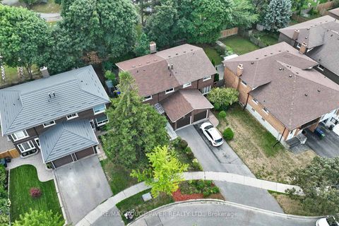 Photo 30 at 9 Comrie Terrace, Cliffcrest, Toronto