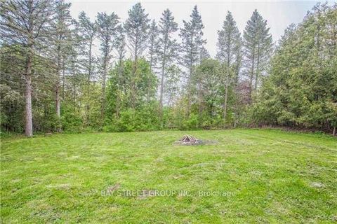 Photo 2 at 1011 Janette Street, Leslie Valley, Newmarket