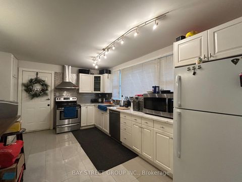 Photo 6 at 1011 Janette Street, Leslie Valley, Newmarket