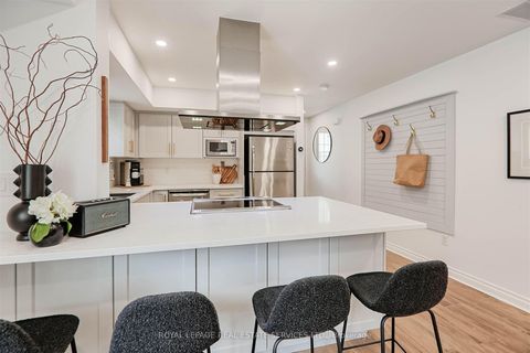 Photo 5 at 113 - 40 Merchant Lane, Dufferin Grove, Toronto