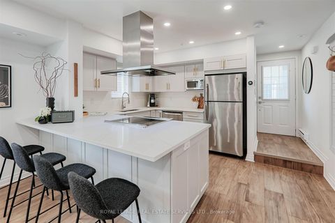 Photo 6 at 113 - 40 Merchant Lane, Dufferin Grove, Toronto
