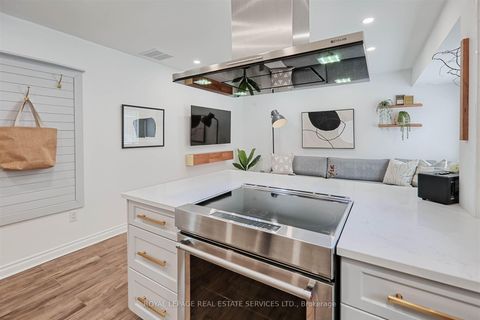Photo 7 at 113 - 40 Merchant Lane, Dufferin Grove, Toronto