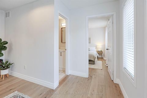 Photo 10 at 113 - 40 Merchant Lane, Dufferin Grove, Toronto