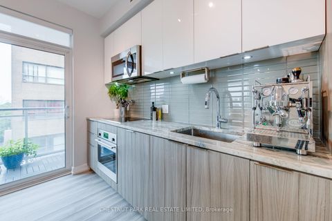Photo 9 at 614 - 223 St. Clair Avenue W, Casa Loma, Toronto