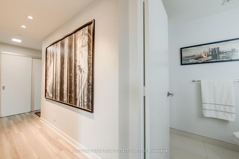 Photo 31 at 614 - 223 St. Clair Avenue W, Casa Loma, Toronto