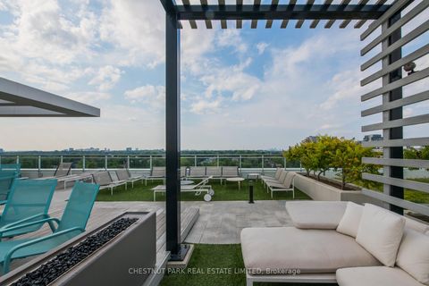 Photo 46 at 614 - 223 St. Clair Avenue W, Casa Loma, Toronto