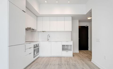 Photo 2 at 1011 - 8 Olympic Gdn S Drive, Newtonbrook East, Toronto