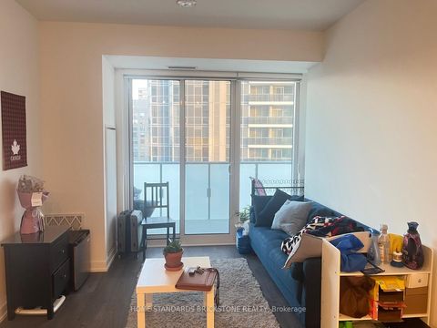 Photo 5 at 1011 - 8 Olympic Gdn S Drive, Newtonbrook East, Toronto