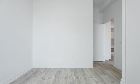 Photo 11 at 1011 - 8 Olympic Gdn S Drive, Newtonbrook East, Toronto