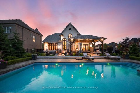 Photo 2 at 2 Tidnish Court, Nobleton, King