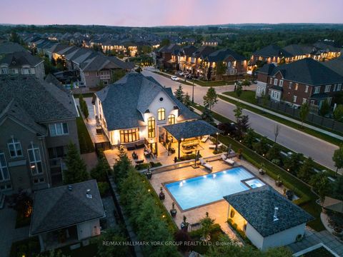 Photo 3 at 2 Tidnish Court, Nobleton, King