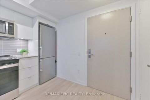 Photo 6 at 622 - 500 Wilson Avenue, Clanton Park, Toronto