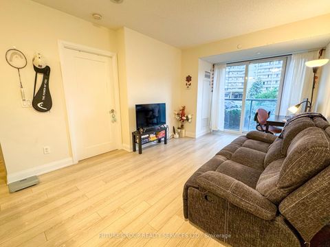 Photo 3 at 306 - 18 Graydon Hall Drive, Donalda, Toronto