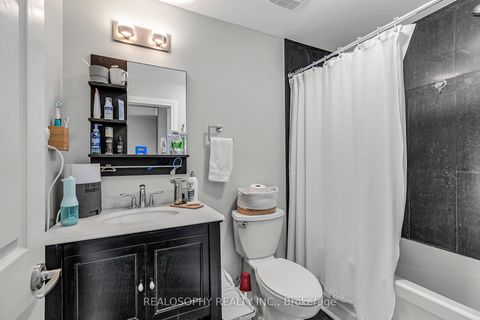 Photo 6 at 626 Huron Street, Annex, Toronto Photo 6 at 626 Huron Street, Annex, Toronto