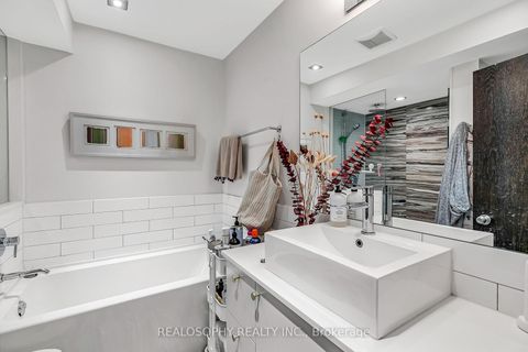 Photo 15 at 626 Huron Street, Annex, Toronto