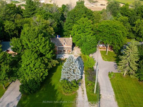 Photo 1 at 929 Yonge Street, Rural Barrie Southeast, Barrie