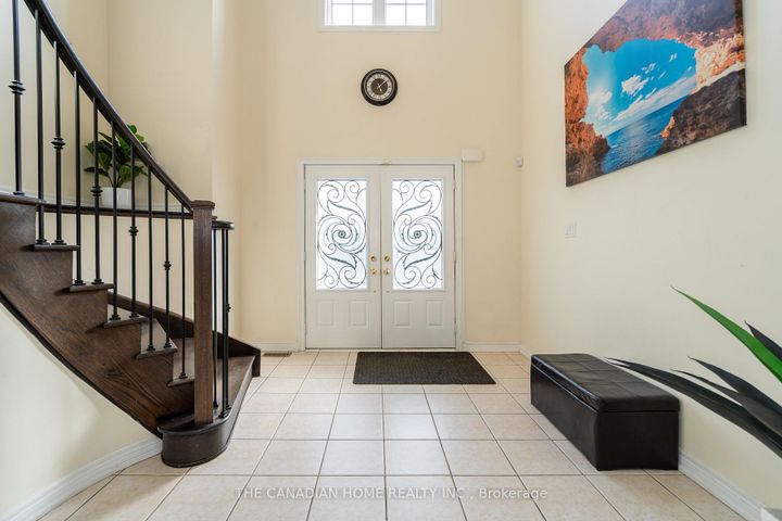 Photo 4 at 13 Templar Street, Credit Valley, Brampton