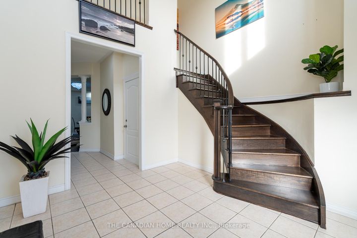 Photo 5 at 13 Templar Street, Credit Valley, Brampton